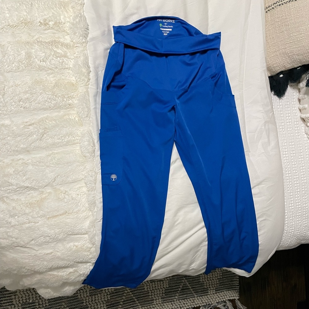 Maternity scrubs